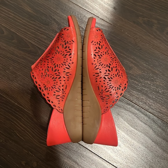 ❌SOLD❌ Spring Step Slip Ons - Picture 5 of 11